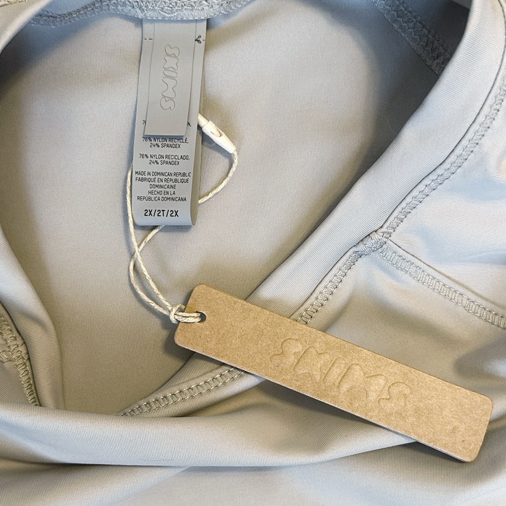 SKIMS Swim Raglan Top - Picture 6 of 8